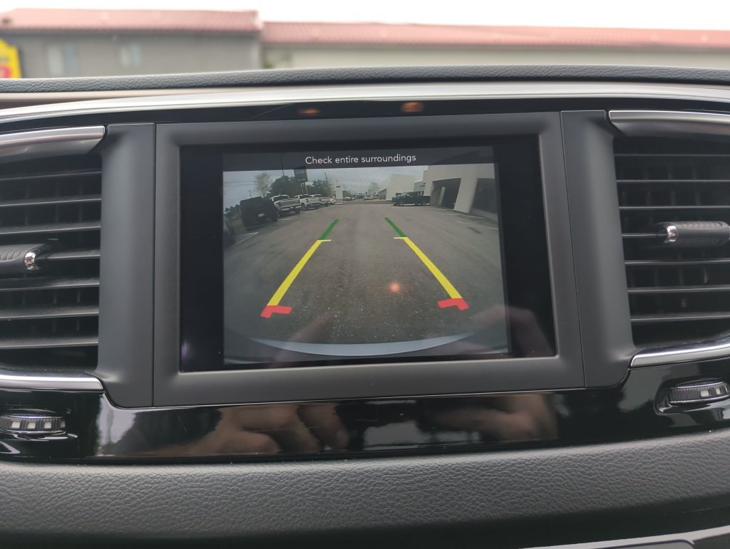 Used 2018 Chrysler Pacifica L FWD image 24