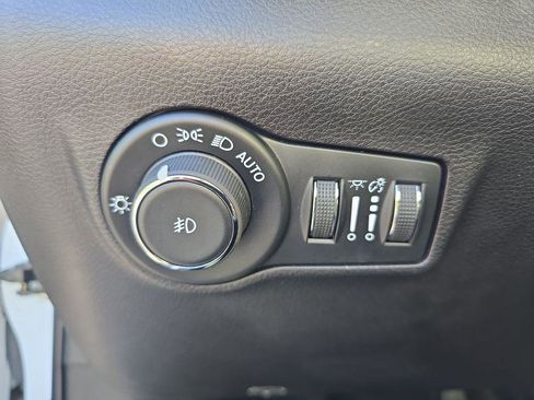 Used 2024 Jeep Compass Limited AWD/4WD image 15