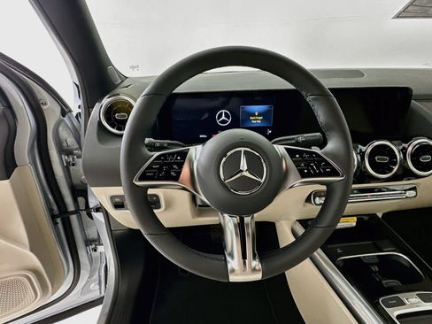 New 2026 Mercedes-Benz GLA 250 image 12
