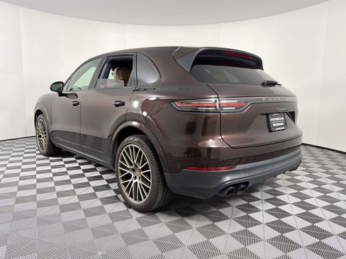 Certified 2022 Porsche Cayenne AWD/4WD image 3