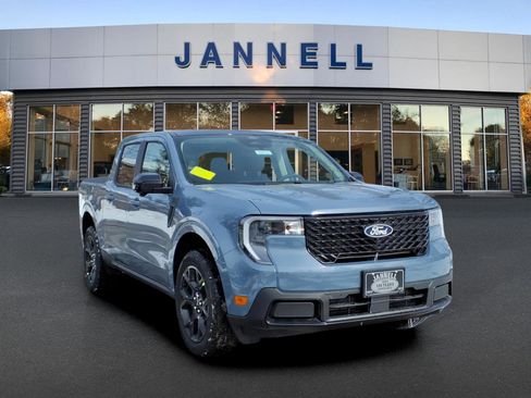 New 2026 Ford Maverick Lariat w/ Black Appearance Package image 2