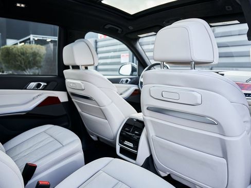 Used 2024 BMW ALPINA XB7 ALPINA XB7 image 43