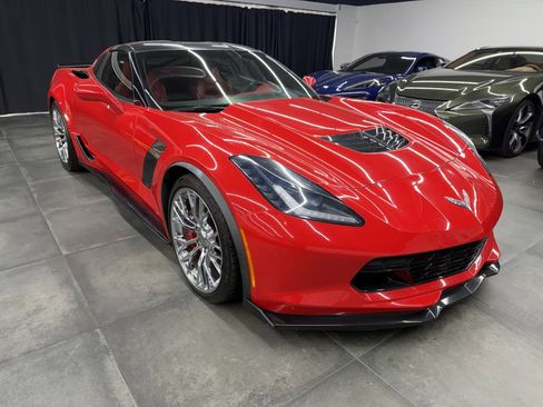 Used 2015 Chevrolet Corvette Z06 w/ 3LZ Preferred Equipment Group image 9