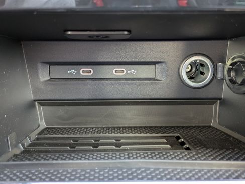 New 2026 Volkswagen Taos SE FWD image 22