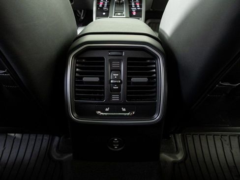 New 2026 Porsche Macan AWD/4WD image 21