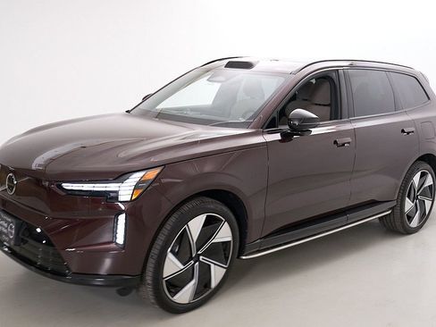 Certified 2025 Volvo EX90 Ultra AWD/4WD image 6