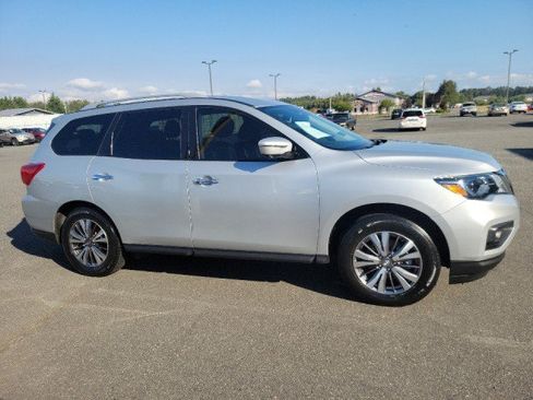 Used 2020 Nissan Pathfinder SL FWD image 4
