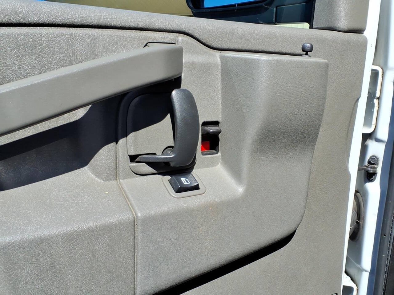 Used 2022 Chevrolet Express 2500 Extended w/ Driver Convenience Package RWD image 15
