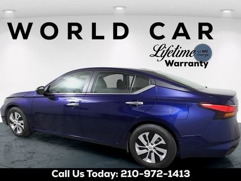 Used 2024 Nissan Altima 2.5 S FWD image 9