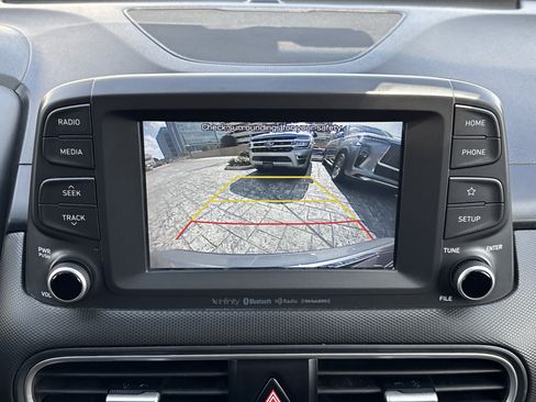 Used 2021 Hyundai Kona Limited FWD image 20