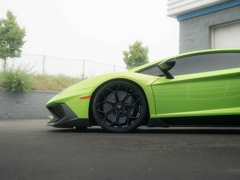 Used 2016 Lamborghini Aventador LP 750-4 Superveloce AWD/4WD image 33