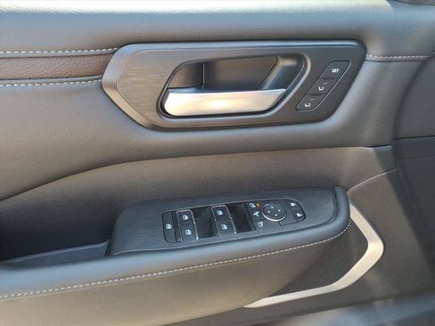 Used 2025 Nissan Armada Platinum AWD/4WD image 12