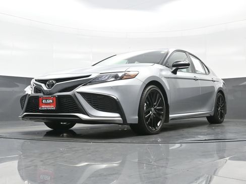 Used 2024 Toyota Camry XSE w/ Navigation Package image 31