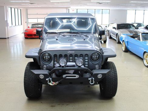 Used 2018 Jeep Wrangler Unlimited Sport S AWD/4WD image 14