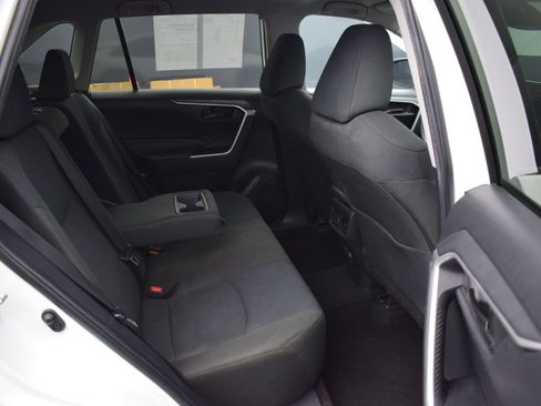 Used 2023 Toyota RAV4 LE FWD image 11
