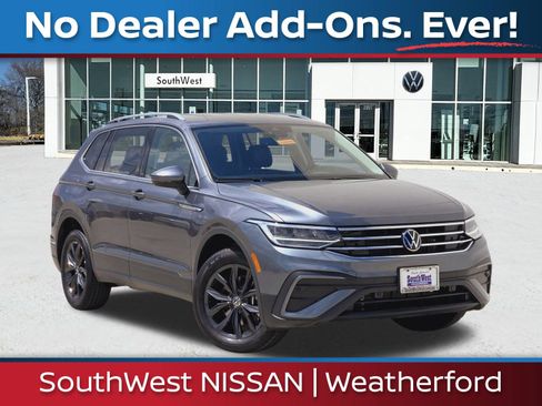 Used 2024 Volkswagen Tiguan SE FWD image 1