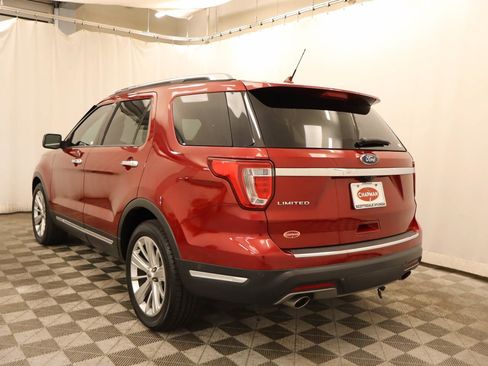 Used 2018 Ford Explorer Limited w/ Equipment Group 301A FWD image 3