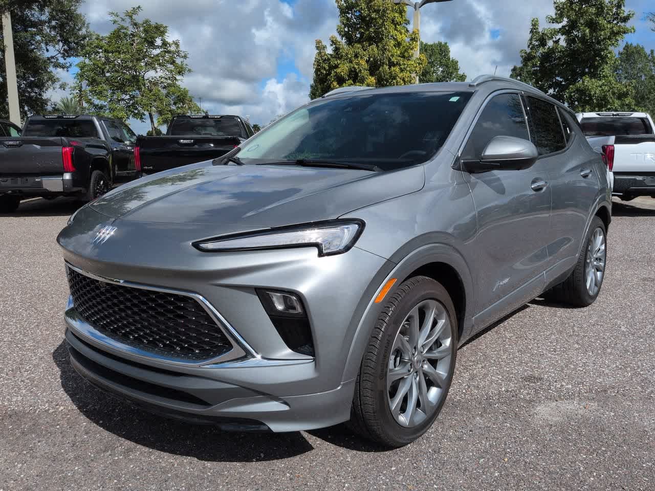Used 2024 Buick Encore GX Avenir w/ Avenir Technology Package FWD image 2