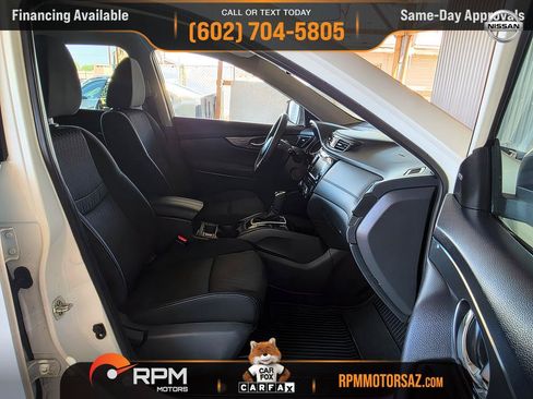 Used 2019 Nissan Rogue SV FWD image 12