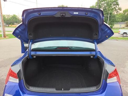Certified 2025 Hyundai Elantra Limited FWD image 30