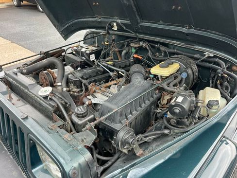 Used 1994 Jeep Wrangler S image 41