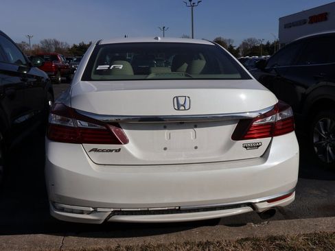 Used 2017 Honda Accord EX-L image 17