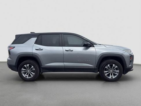 Used 2025 Chevrolet Equinox LT w/ Safety and Technology Package image 7