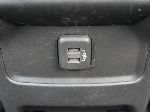 Used 2019 GMC Acadia SLE FWD image 18