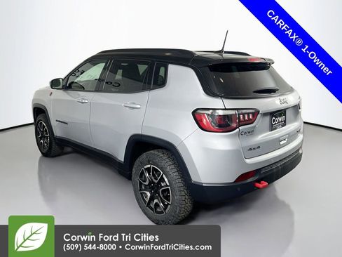 Used 2024 Jeep Compass Trailhawk image 11