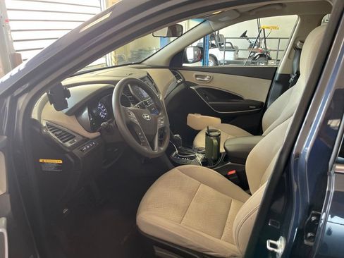 Used 2017 Hyundai Santa Fe Sport FWD image 4