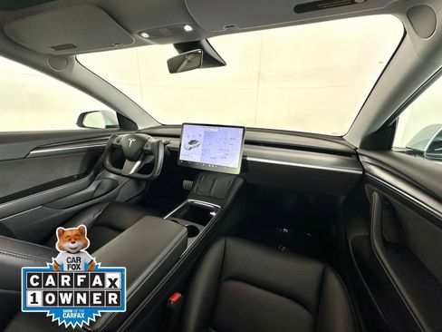 Used 2021 Tesla Model 3 Performance image 2