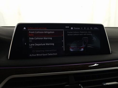 Used 2020 BMW 750i xDrive image 29