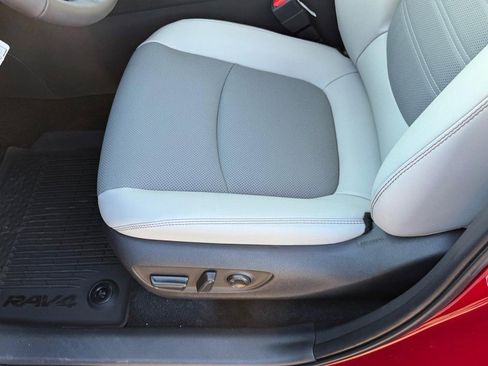 New 2025 Toyota RAV4 Limited image 12