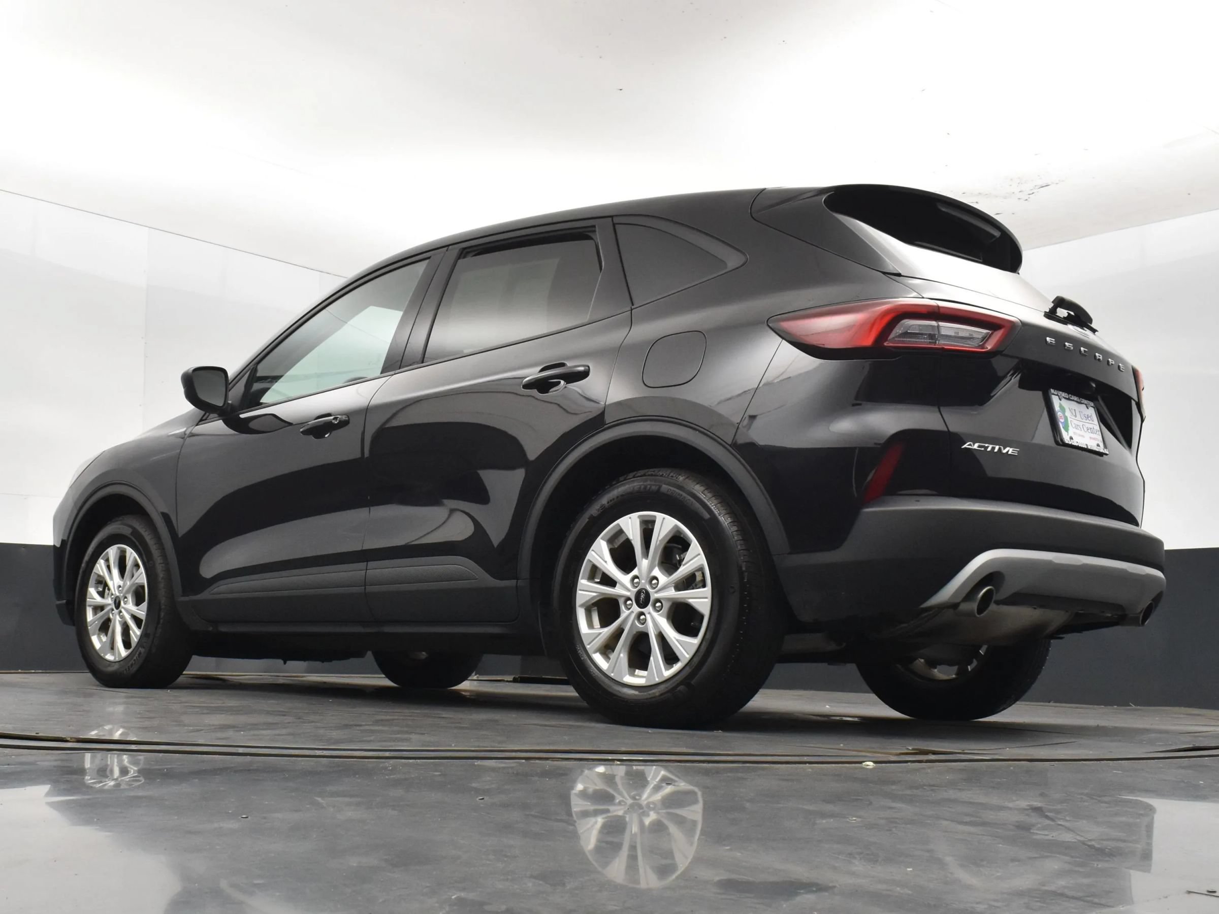 Used 2025 Ford Escape Active FWD image 9