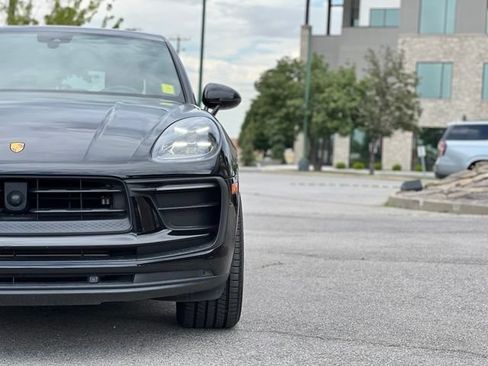 Used 2023 Porsche Macan Turbo AWD/4WD image 44