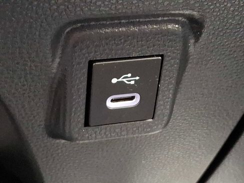 Used 2025 Toyota Corolla LE image 30