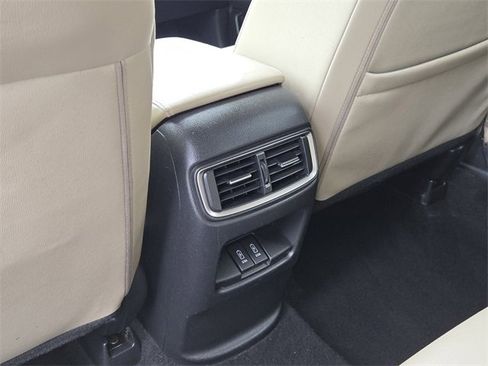 Used 2018 Honda CR-V Touring image 10
