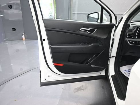 Used 2023 Kia Sportage LX FWD image 10