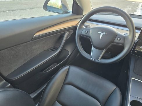 Used 2021 Tesla Model 3 Standard Range Plus image 20