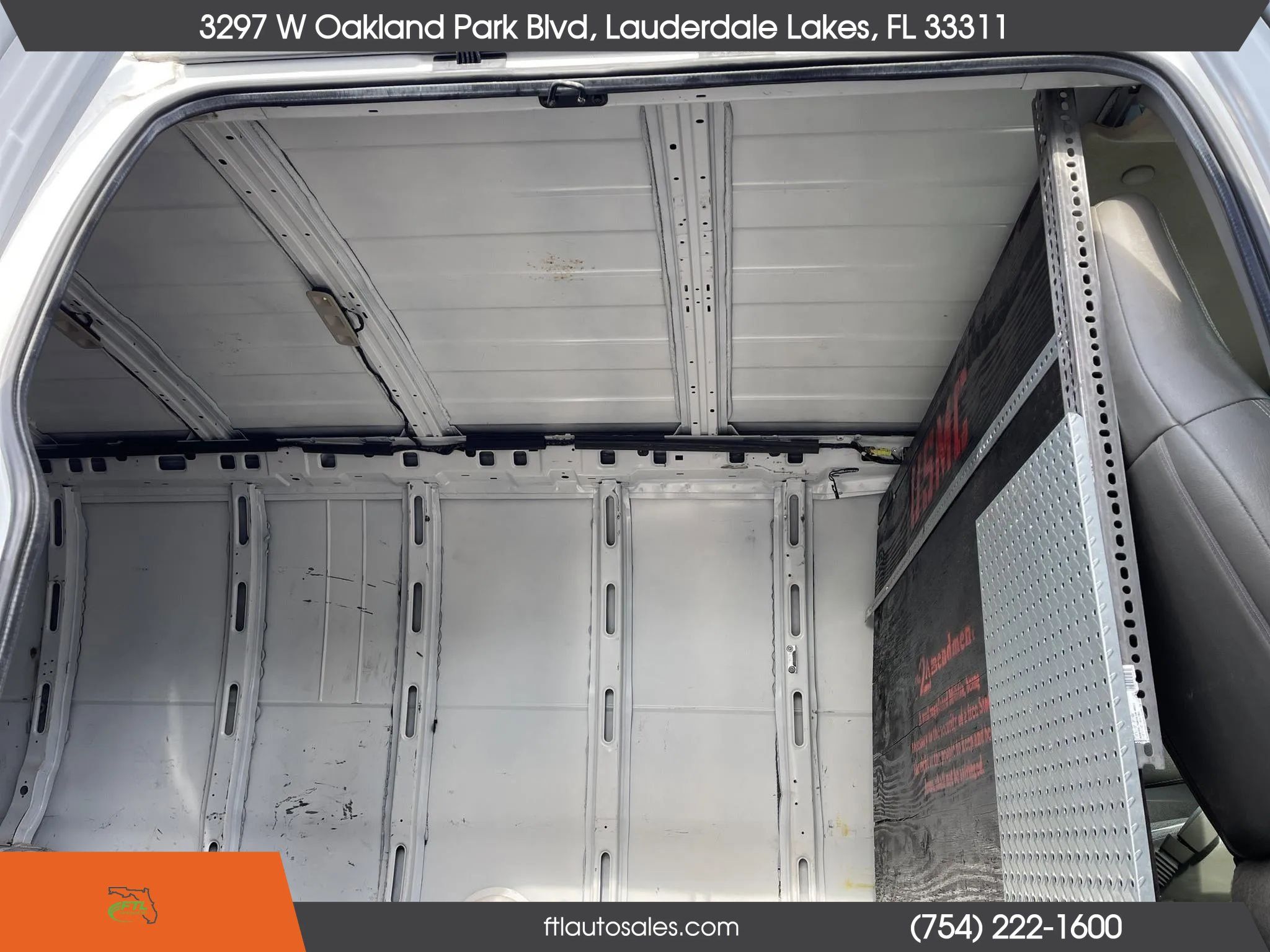 Used 2017 GMC Savana 3500 Extended RWD image 40