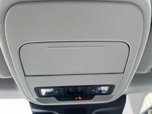 Used 2025 Ford Expedition Platinum AWD/4WD image 45