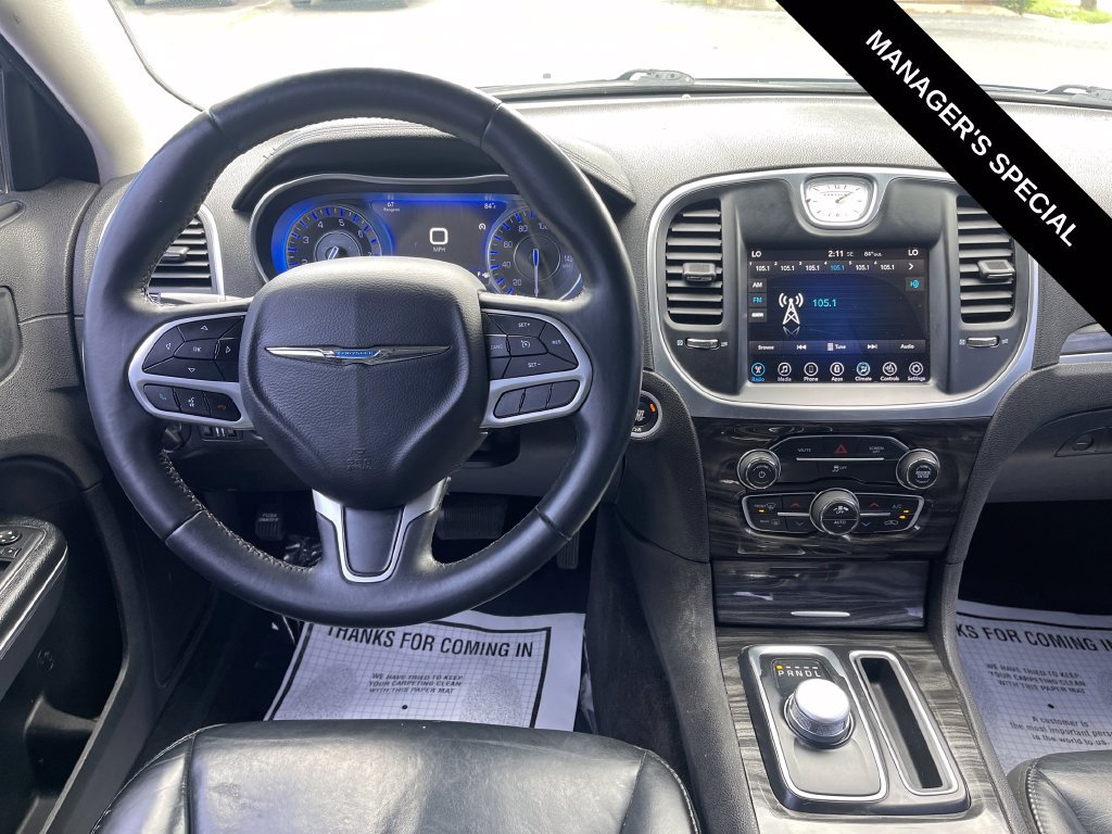 Used 2017 Chrysler 300 Limited RWD image 18
