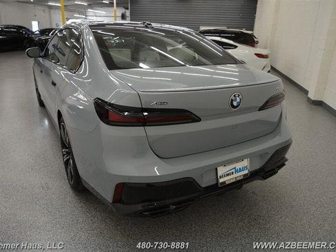Used 2023 BMW 760i xDrive w/ Executive Package AWD/4WD image 10