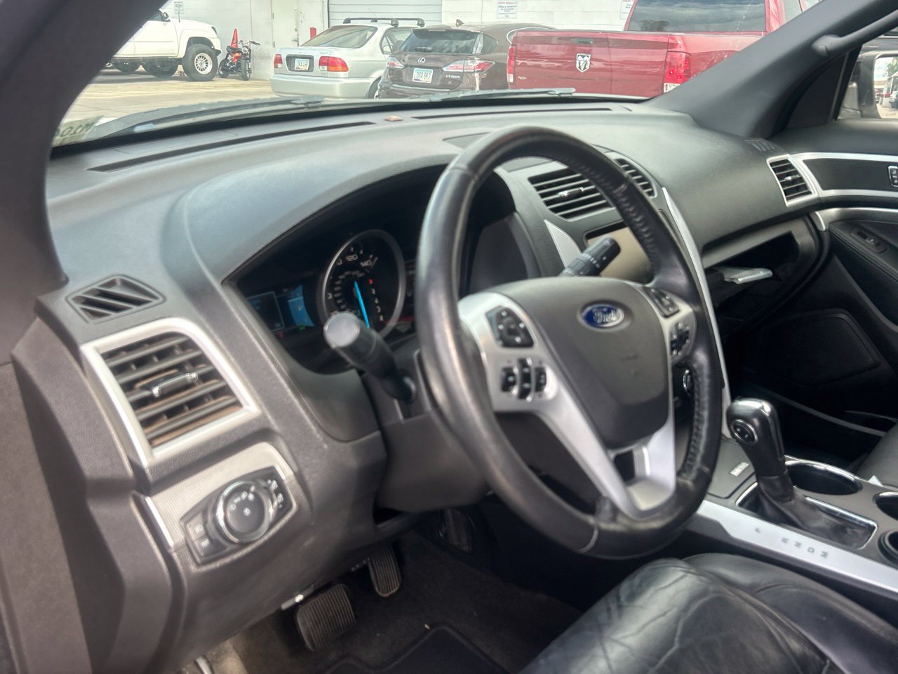 Used 2013 Ford Explorer XLT FWD image 5