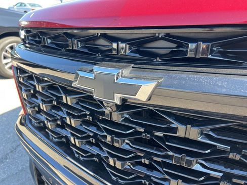 Used 2024 Chevrolet Traverse RS image 11