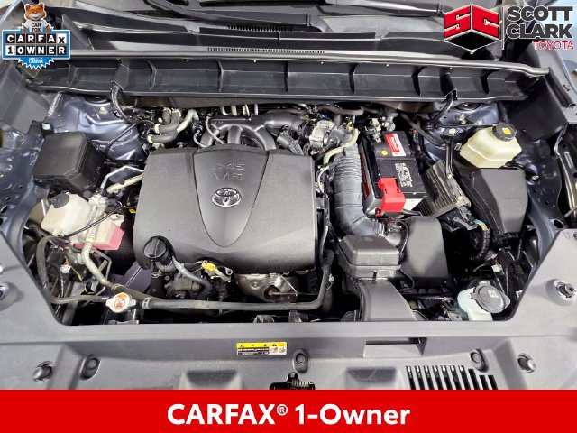 Used 2021 Toyota Highlander XLE FWD image 12