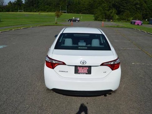 Used 2015 Toyota Corolla LE FWD image 10