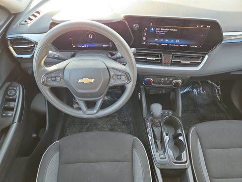 Used 2024 Chevrolet TrailBlazer LT AWD/4WD image 17