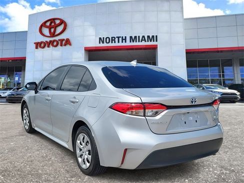 Used 2025 Toyota Corolla LE image 3