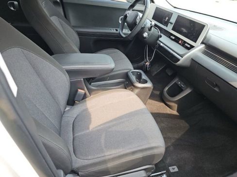 Used 2023 Hyundai Ioniq 5 SE image 2